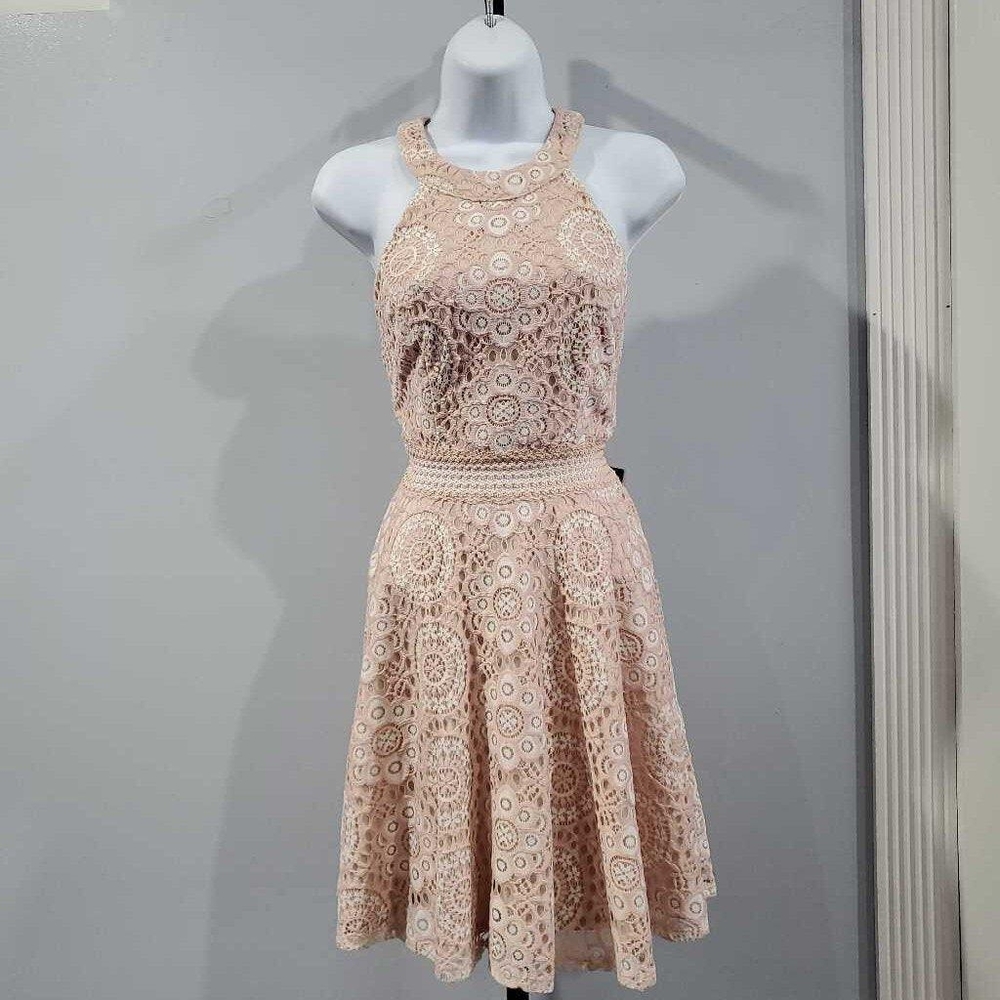 NWT City Triangles Womens Juniors Semi Formal Blush/Ivory Lace Cocktail Dress